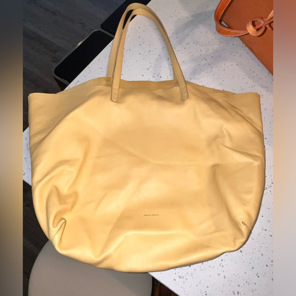 Mansur Gavriel Everyday Soft Leather Tote - Pale Yellow - Picture 4 of 8